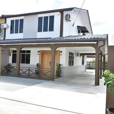 Rain Tree Homestay Bintulu Exteriér fotografie