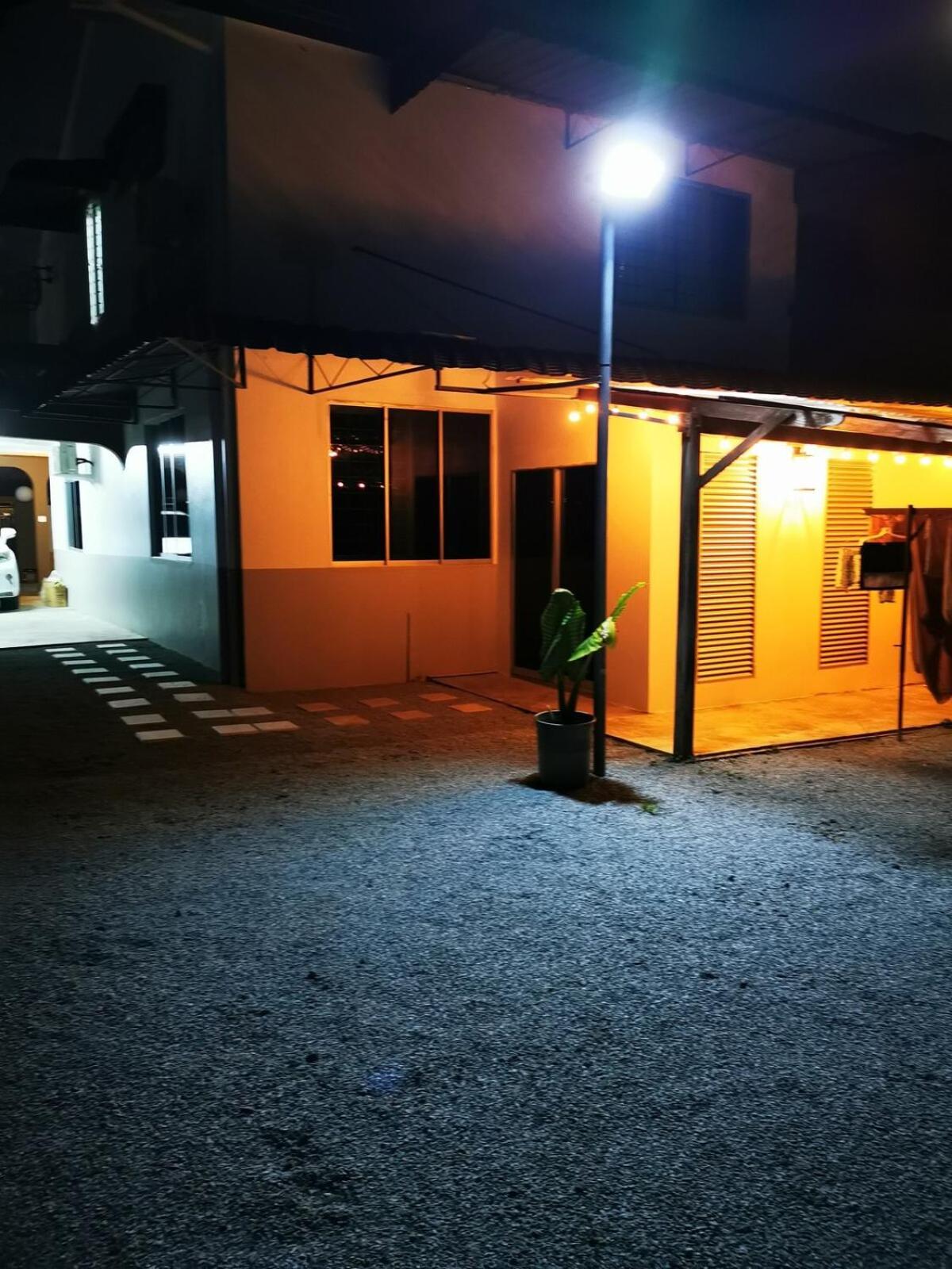 Rain Tree Homestay Bintulu Exteriér fotografie